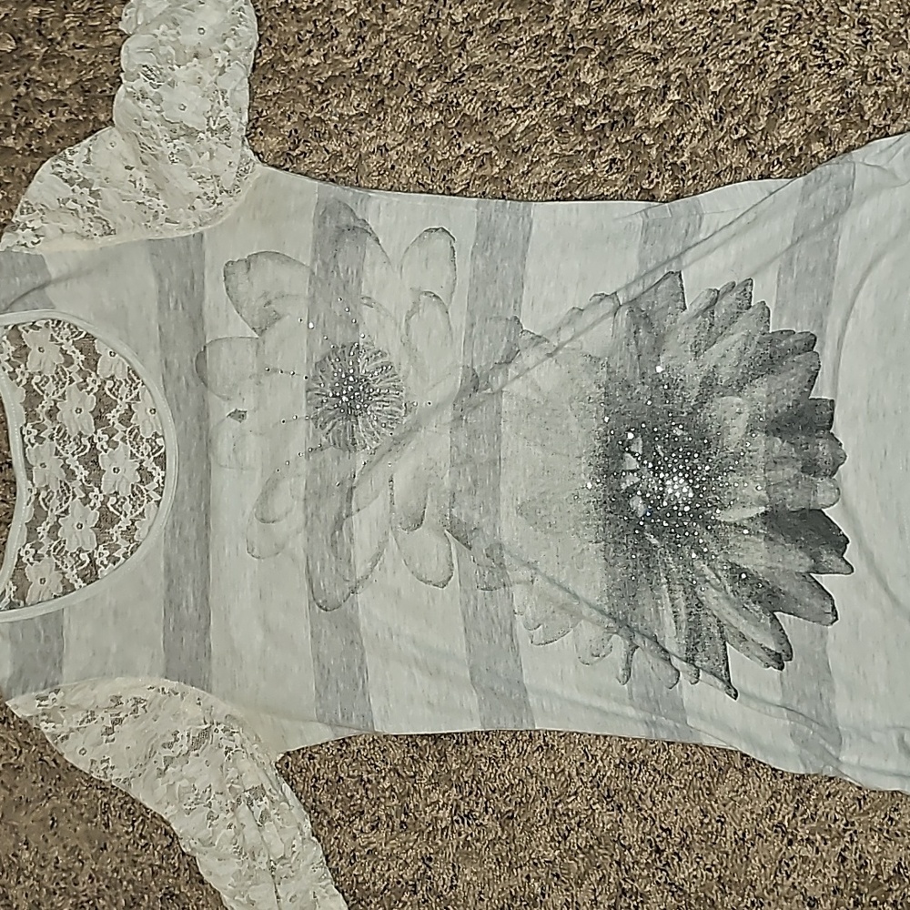 Juniors lace top size small